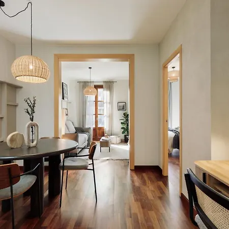 Cala - 2 Bedrooms In Eixample Exquerra Barcelona